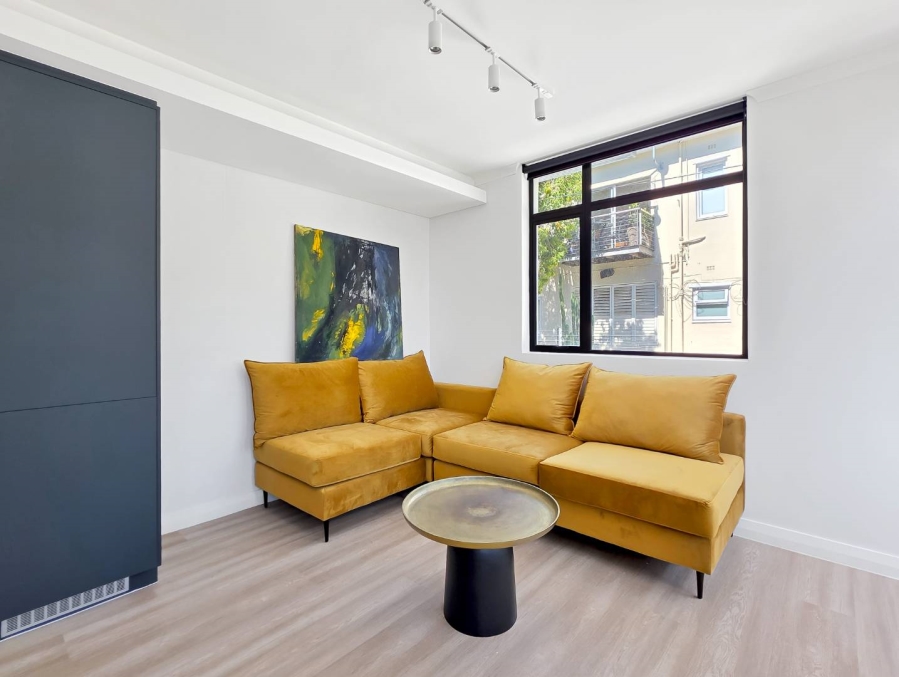 1 Bedroom Property for Sale in Vredehoek Western Cape